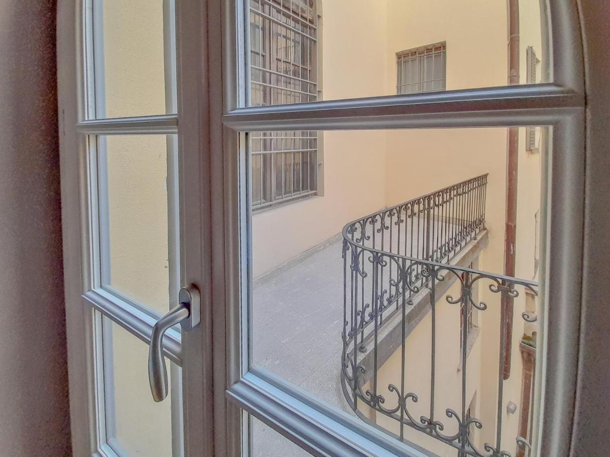 Joivy Fulcorina Apartment Milan Bagian luar foto